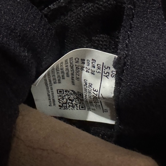 Jordan Kids Sneakers Black White Red - Picture 15 of 15